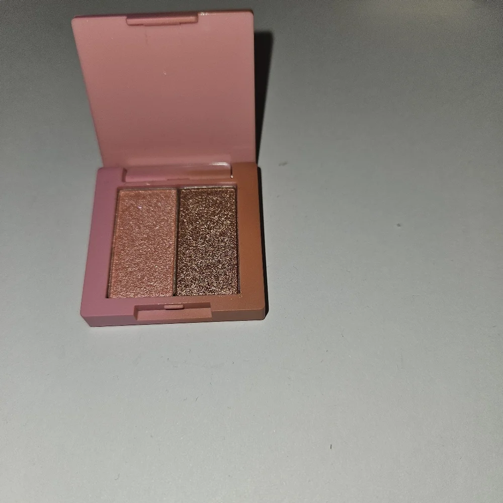 F.A.R.A.H Dual Eyeshadow in Forget Me Not and Nectar